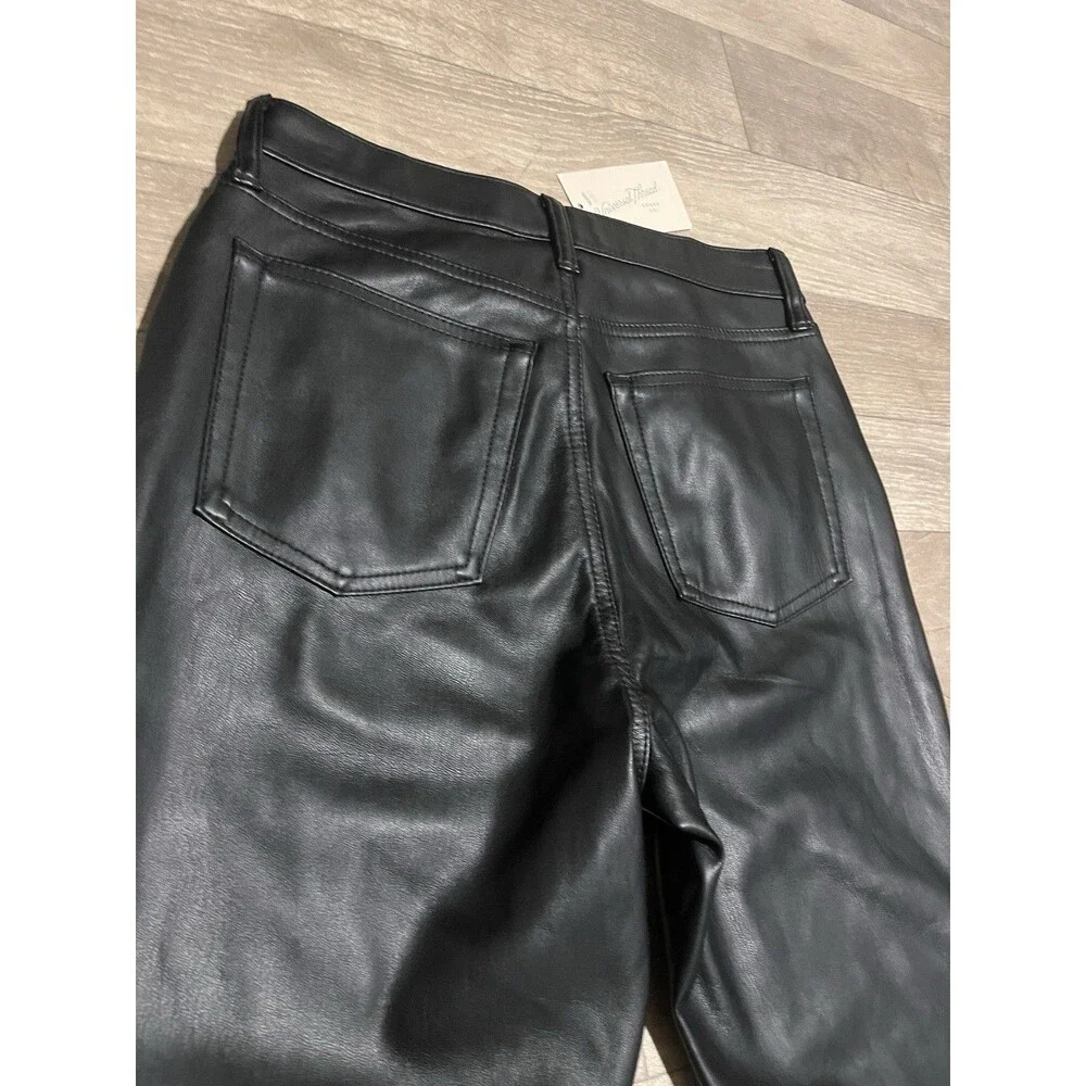 Universal Thread Women's Mid-Rise 80's Slim Fit Jeans Black Size 6R - Picture 8 of 8